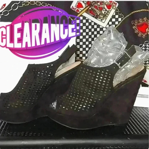 **CLEARANCE***CHINESE LAUNDRY SIZE 7.5 BLACK HEELS - Picture 1 of 14